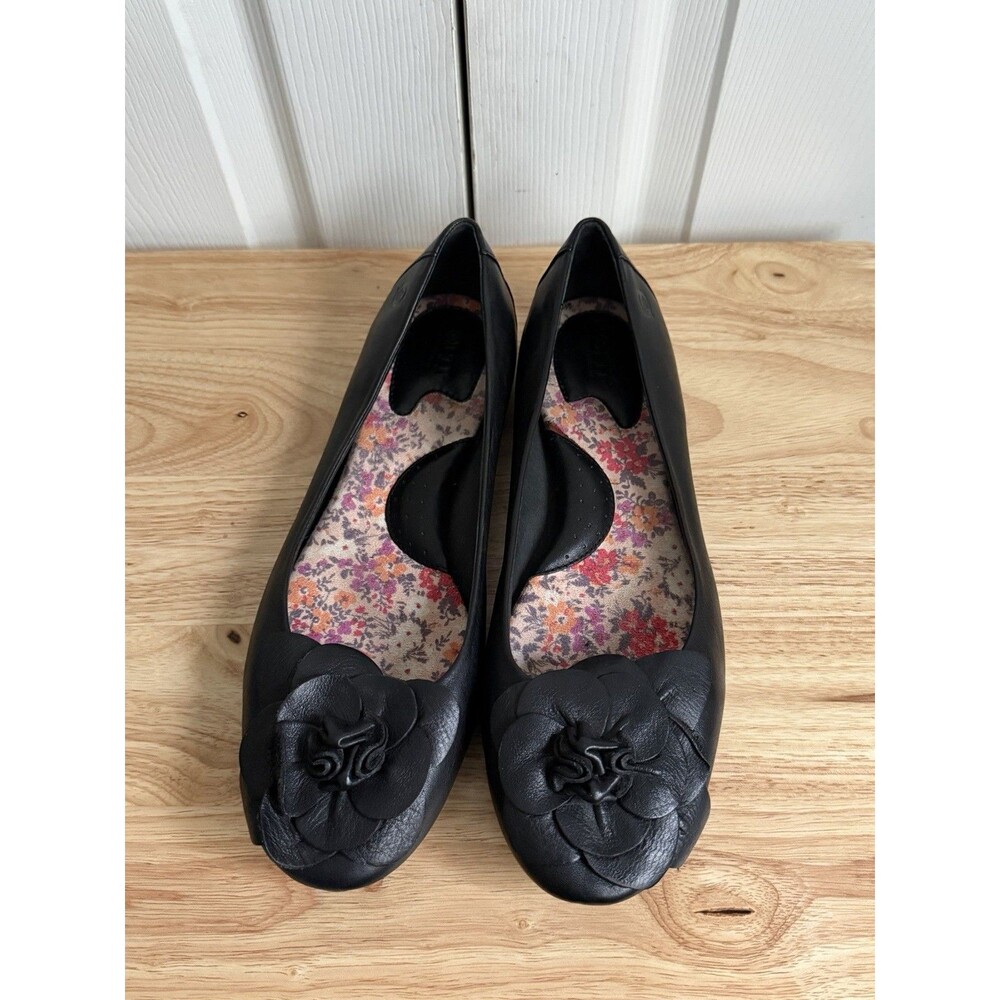 Born Peony Size 11 Women’s Black Leather Flower Embellished Flat Shoes